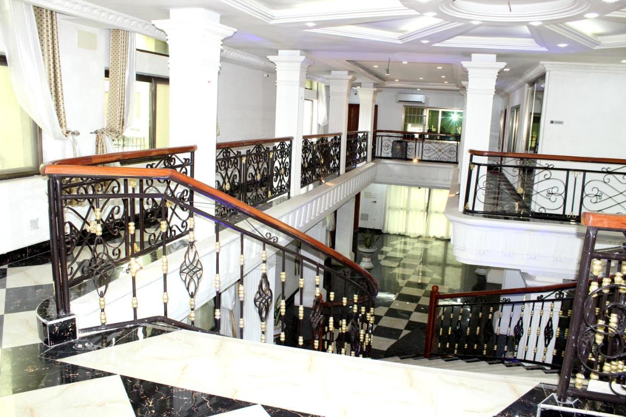 Residence Palais Du Stade 科托努 外观 照片